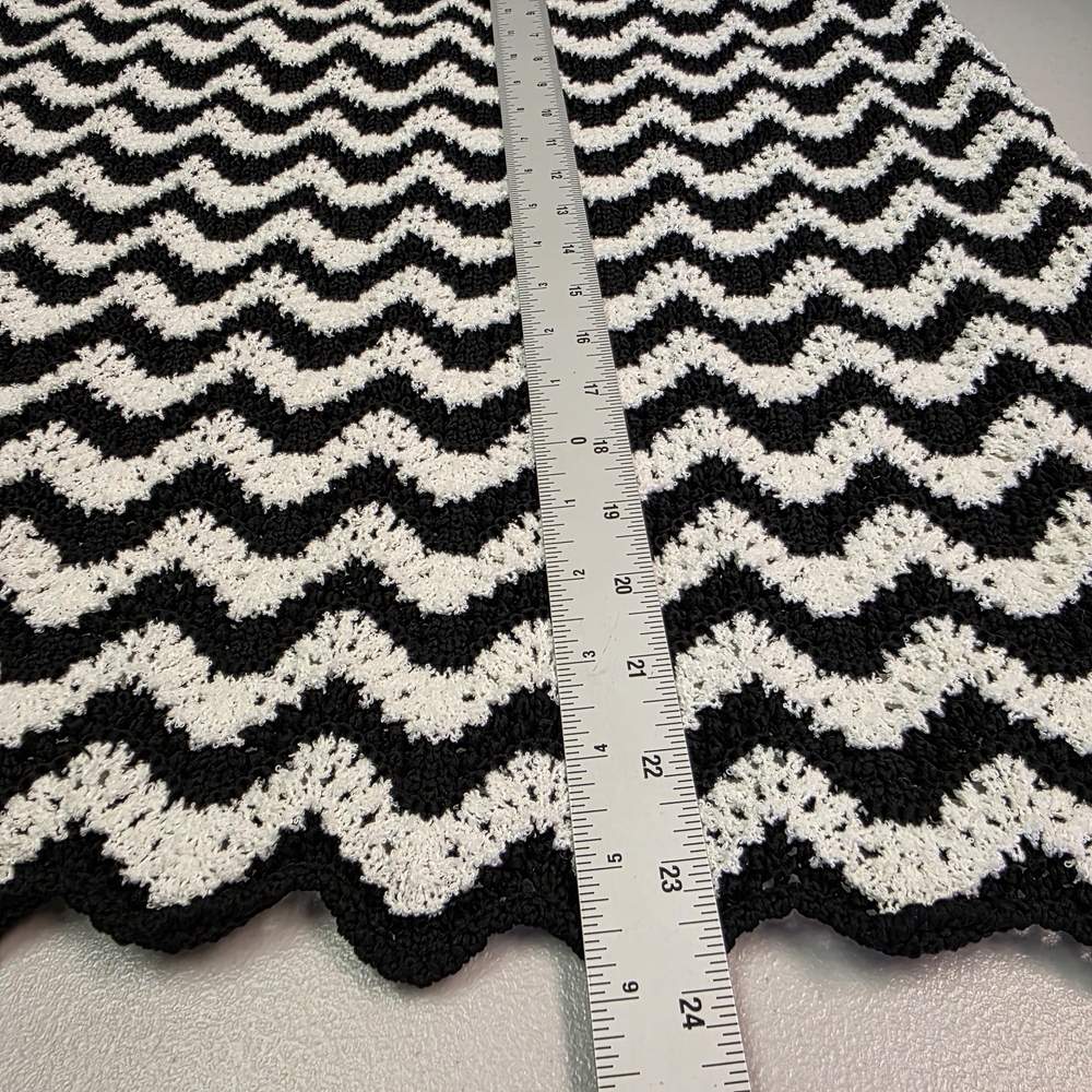Ava & Viv Black/White Chevron Knit Crochet Mini Skirt 60's Mod Size 3X - Picture 7 of 8